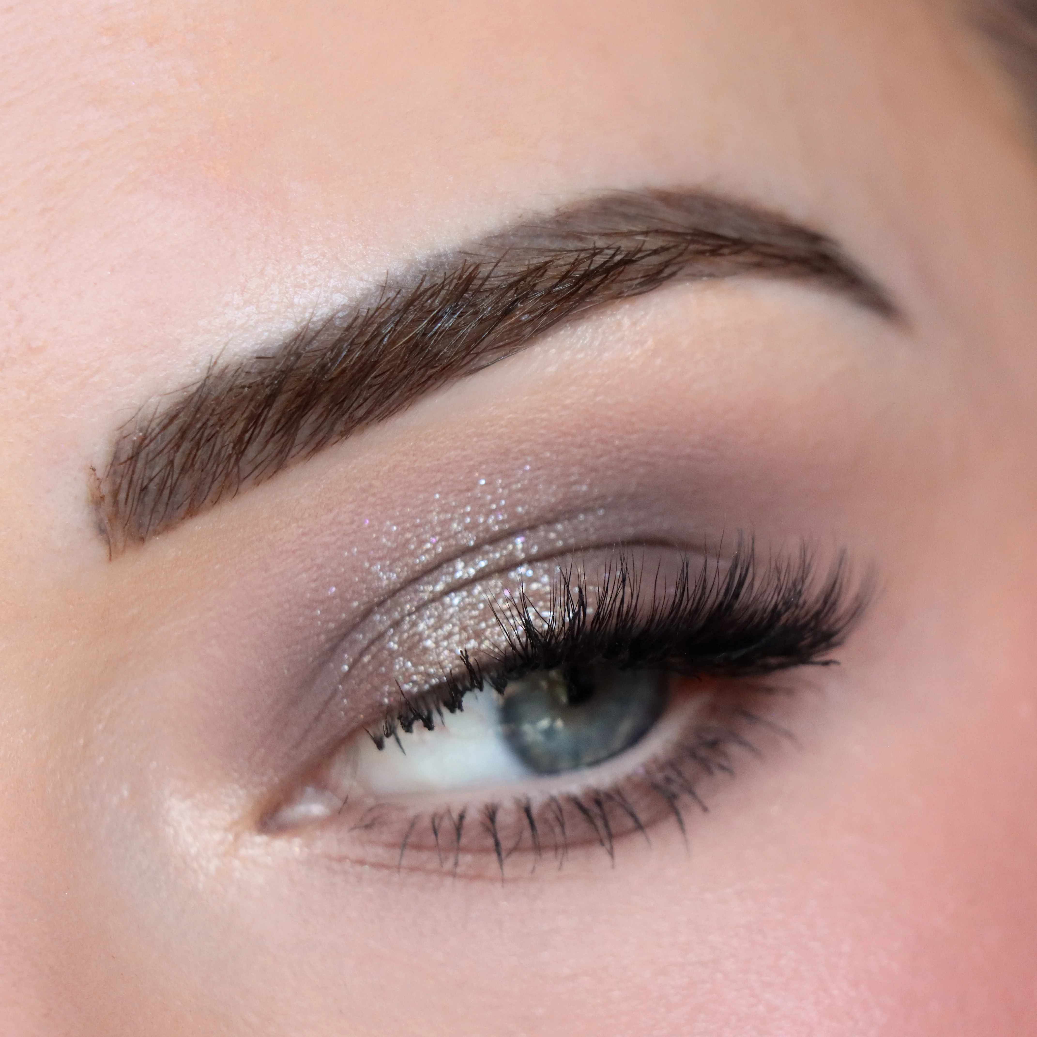 Daylight 15 Color Eyeshadow Collection - Image 3